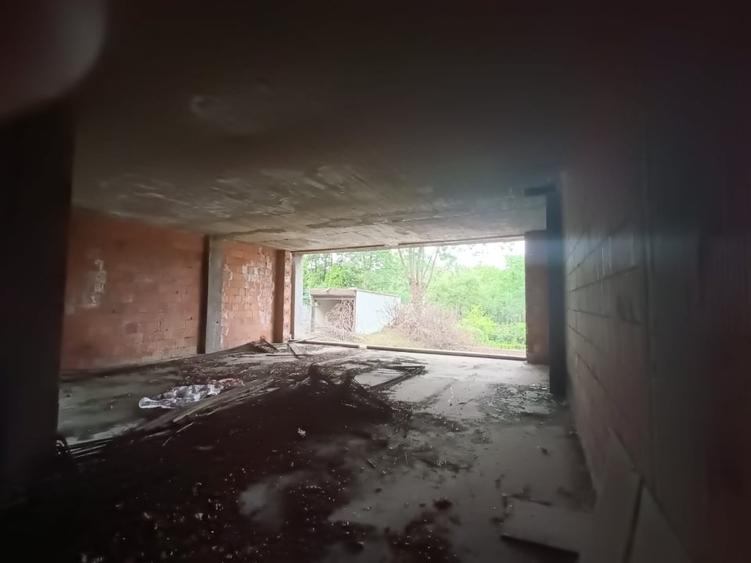 Casă individuală cu 5 camere cu Canalizare în Circumvalațiunii