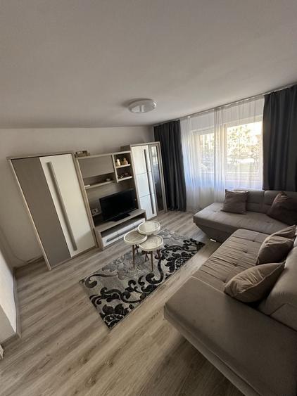 Inchiriez apartament cu 3 camere ! Aproape de mall , loc de parcare platit 24/24 - 1