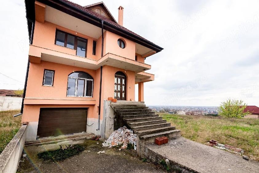 Casă cu Teren 2000 Mp în Central