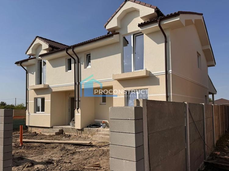 Duplex cu 4 camere cu Canalizare în Moșnița Veche