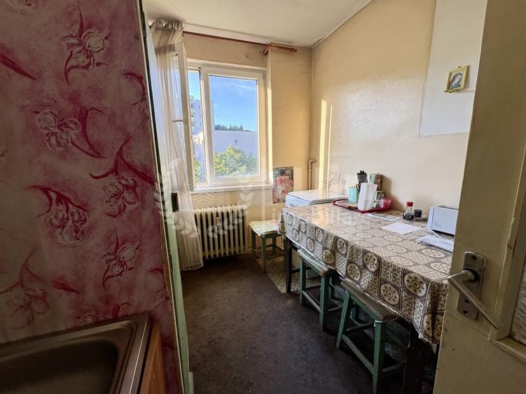 Apartament cu 3 camere decomandat, mobilat în Grigorescu