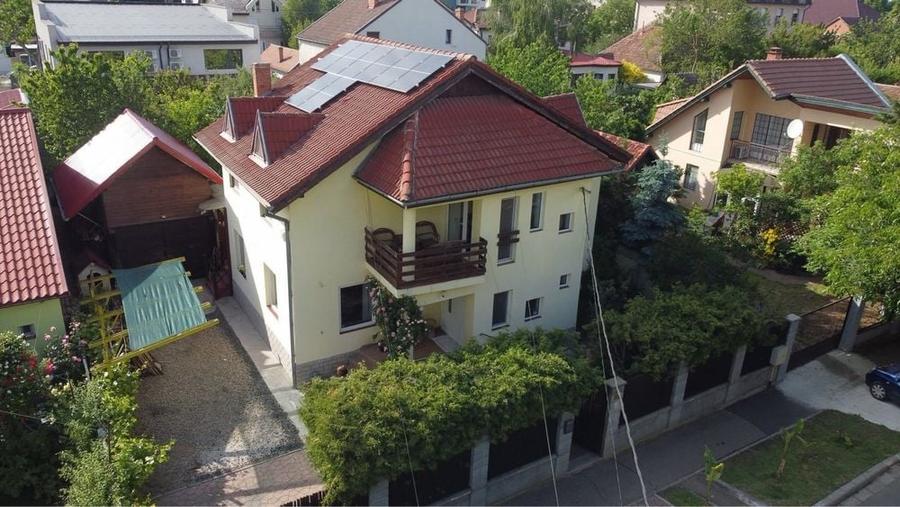 Casă cu 4 camere în Lipovei