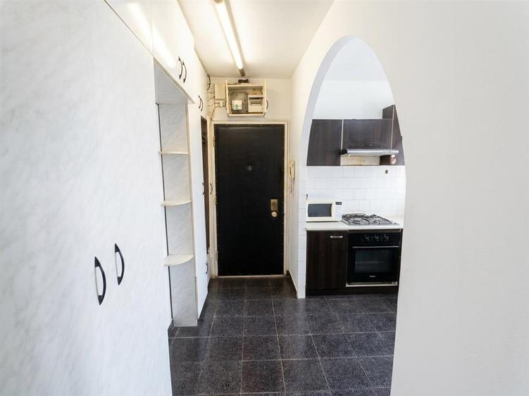 Apartament cu 3 camere decomandat în Cetății