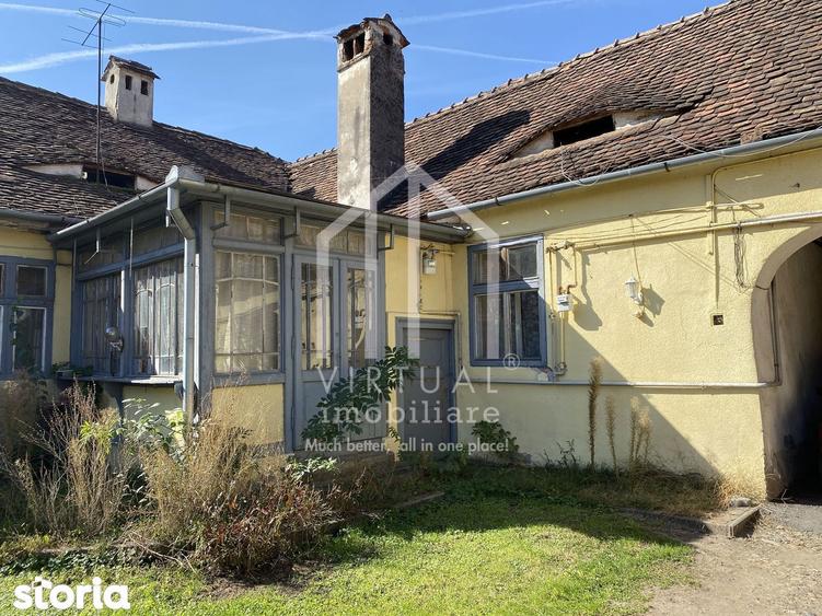 Casa de vanzare in Sibiu, cu doua apartamente - 1