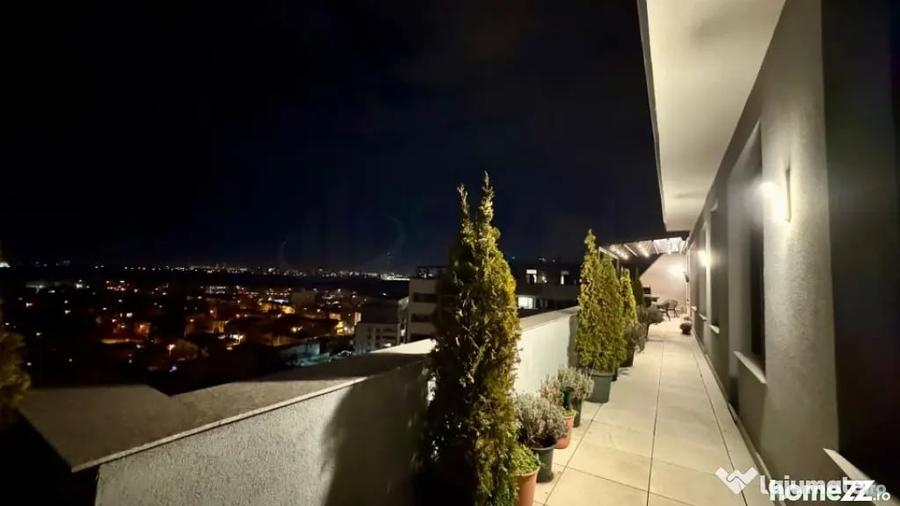 Apartament cu 5 camere decomandat în Mihai Bravu