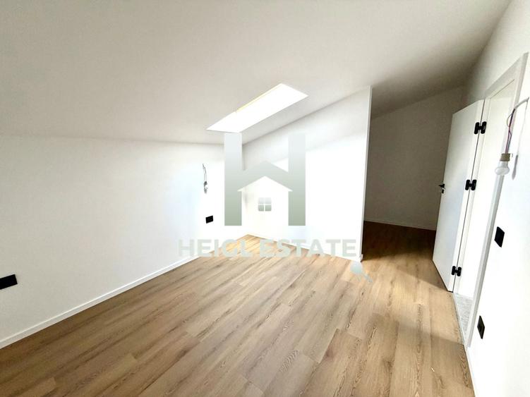 Apartament cu 4 camere decomandat în Giroc