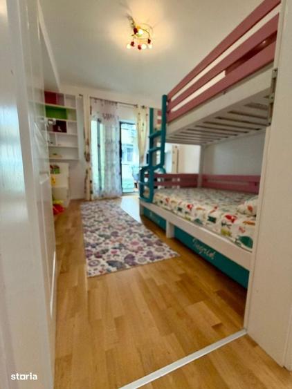 Apartament cu 3 camere semidecomandat, mobilat în 13 Septembrie