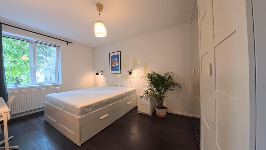 Apartament cu 3 camere semidecomandat, mobilat în Horea