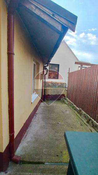 Casa / Vila cu 3 camere de inchiriat in zona Schei - 1