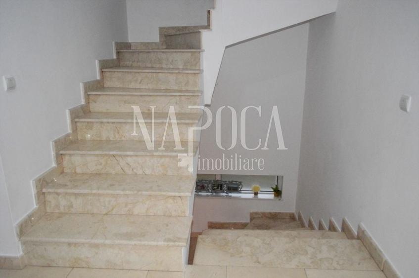 Casă individuală cu 11 camere cu Canalizare în Grigorescu