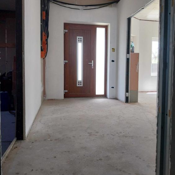 Casă cu 3 camere în Micești