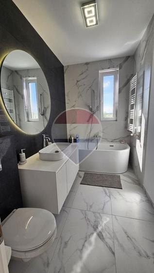 Casă individuală cu 5 camere cu Teren 452 Mp în Corbeanca