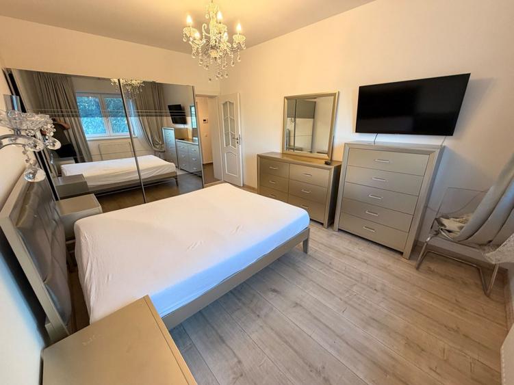 Apartament cu 3 camere decomandat în Muncii