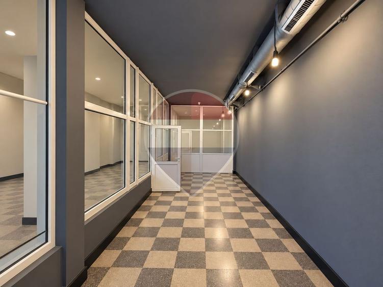Spațiu comercial, de 295 mp, în Bulgaria