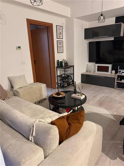 Apartament cu 2 camere semidecomandat, mobilat în Torontalului