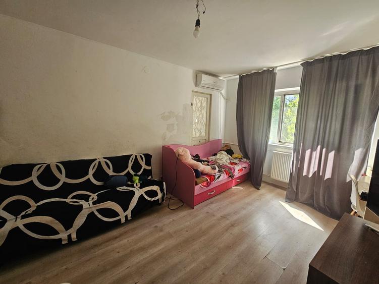 Apartament cu 3 camere decomandat în Militari
