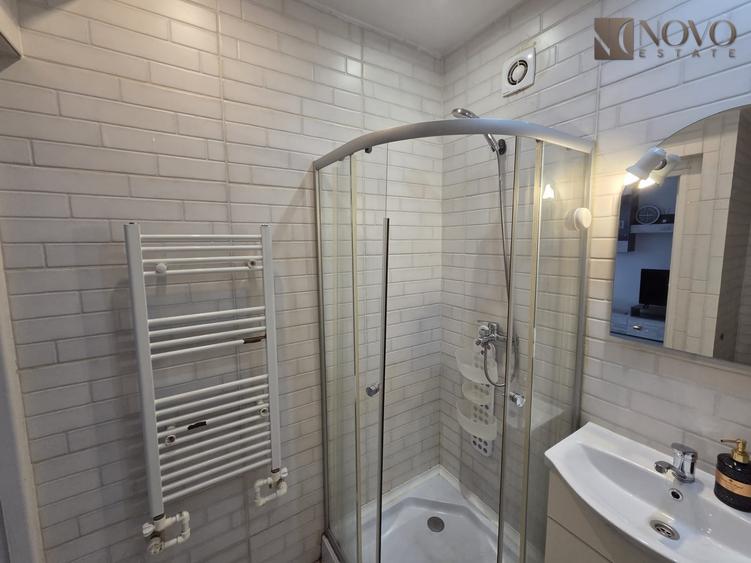 Apartament cu 2 camere semidecomandat, mobilat în P-ța Romană