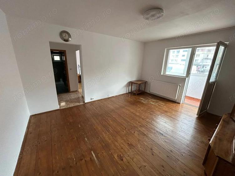 Apartament 2 camere, parter - zona Cetate - 2