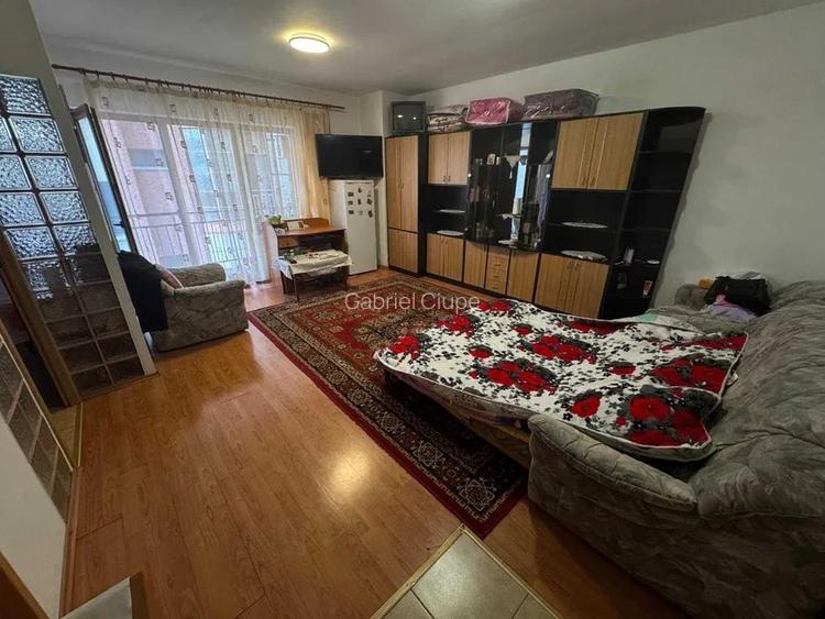 Apartament cu o camera, balcon, zona LIDL Apartament cu o camera, balcon, zona LIDL