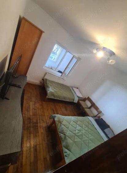 Vand apartament cu 2 camere(transformat in 3) ,parter,zona Girocului,str.Intrarea Orizont - 2