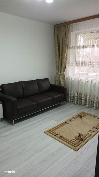 Apartament cu 2 camere semidecomandat, mobilat în Aleea Trandafirilor