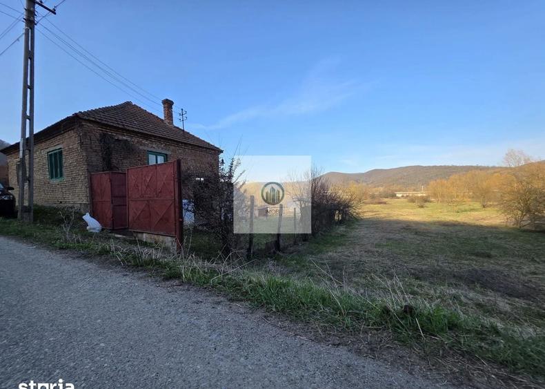 Casă individuală cu 2 camere cu Canalizare în Burjuc
