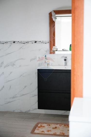 Casă / Vilă cu 5 camere de vânzare - 22