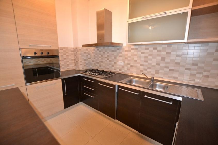 Central, pe malul Begai,   cu parcare - 2