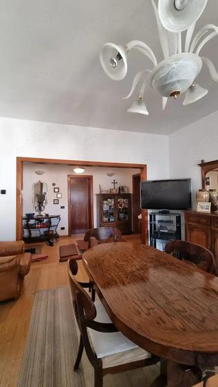 Apartament cu 5 camere in zona centrala - 3