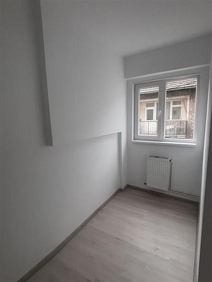 Proprietate pe + 2 camere,regim vila,arie decomandata,renovat,Central,Brasov - 8