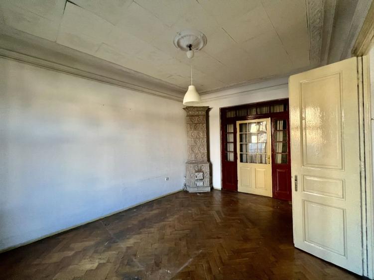 Imobil 2185 mp Centrul Istoric Piata Unirii 500 mp teren vitrina 19 m - 15