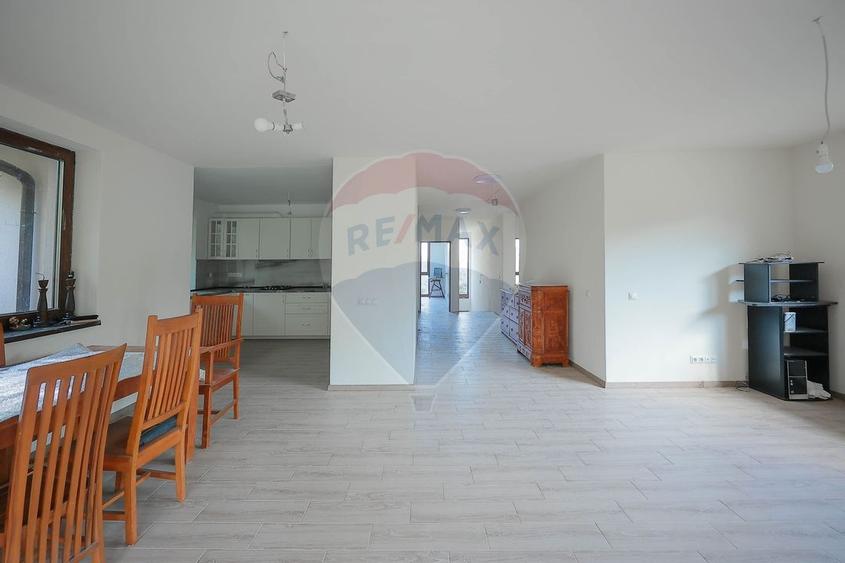 De vanzare Casa noua  cu 4 camere, teren 1190 mp  Cartier Podgoria - 23
