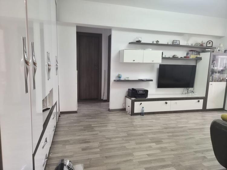 Proprietar, vand ap. 2Camere Stradal cu vedere pe spate, Orientare SudEst - 6