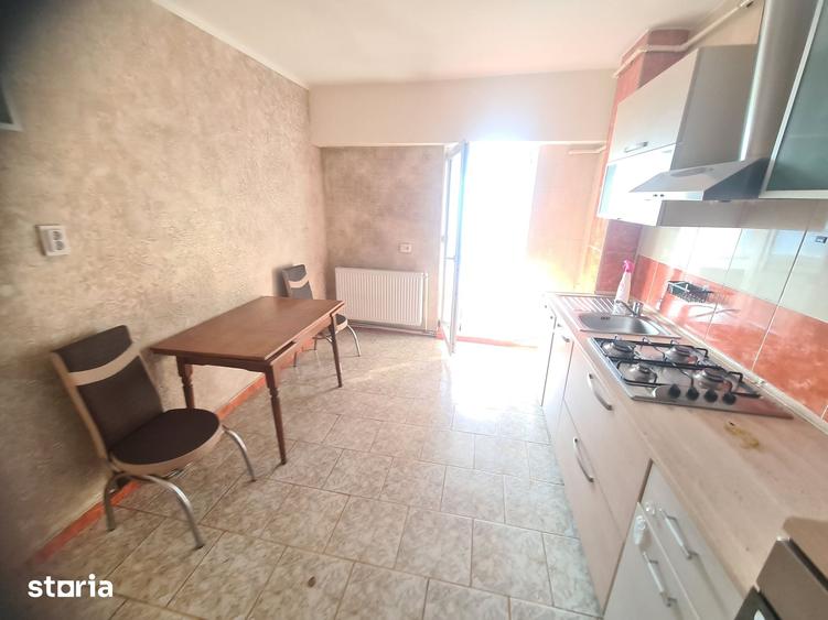 Apartament cu 2 camere decomandat în Vest