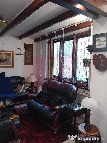 Casă cu 4 camere cu Teren 150 Mp în Victoriei