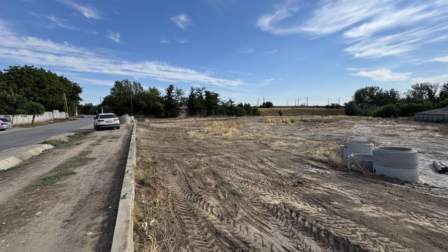 Teren Draganesti-Olt la soseaua principala N Titulescu - 1