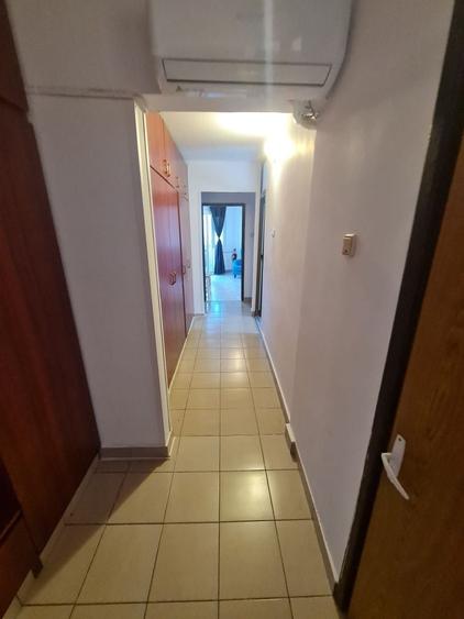 Vind 3camere decomandate etaj 3 doja - 2