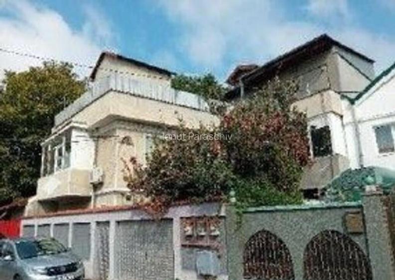 Casa si teren Cota parte 1/8, Bucuresti, ID: R2822095