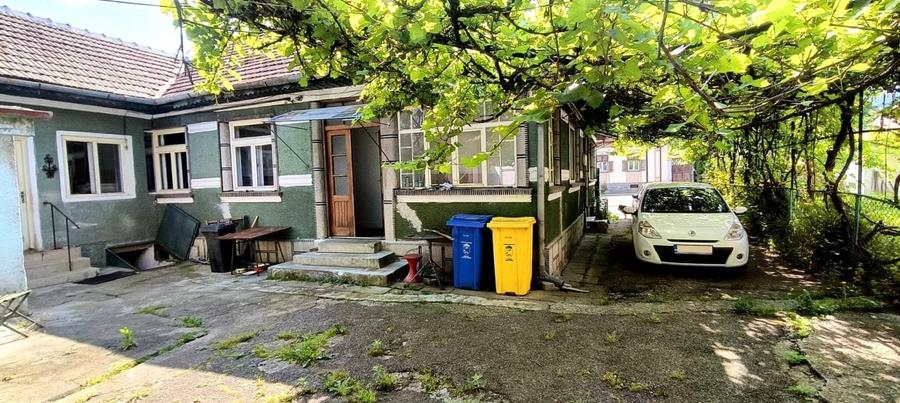 Casa sanatoasa in centrul localitatii Cristian - 1