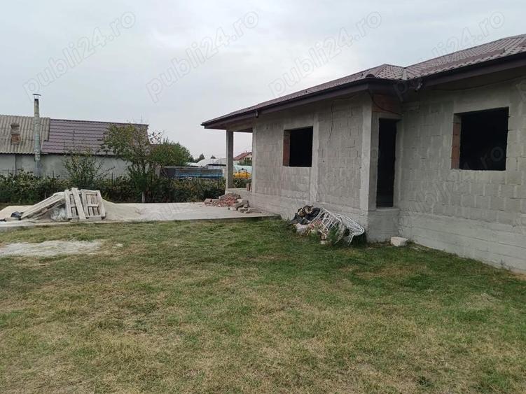 Casa de vanzare comuna buturugeni - 2