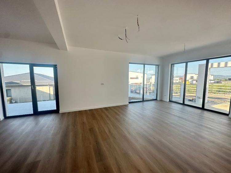 Casa cu Design Deosebit - MALL  MOLDOVA - 6