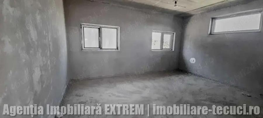 Casa cu 8 camere ?i 800 mp curte, la ro?u, in Tecuci - 15