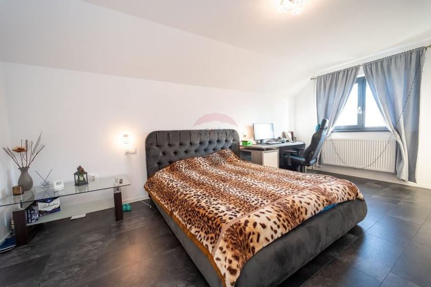 Comision 0%! | Proprietate cu terasa, semineu | 400 mp teren, Izvor! - 20