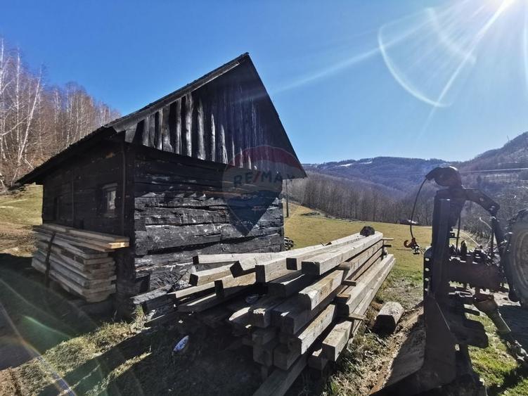 De vânzare teren intravilan 10,100 mp, cu anexă, Munteni - 2