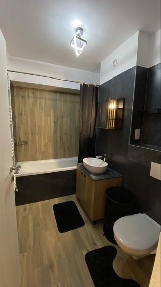 Proprietar inchiriez Garsoniera 38 + 14mp. - 2