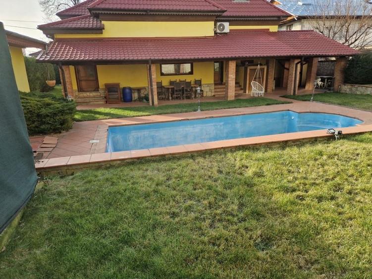 Casă cu 4 camere în Ultracentral