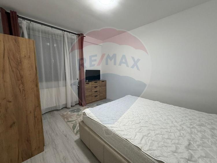 Apartament cu 3 camere de închiriat în zona Valea Rosie - 6