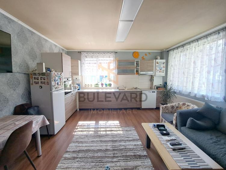 Comision 0! Casa 206 mp utili + pod 60 mp, 4 parcari, 304 mp teren - 6