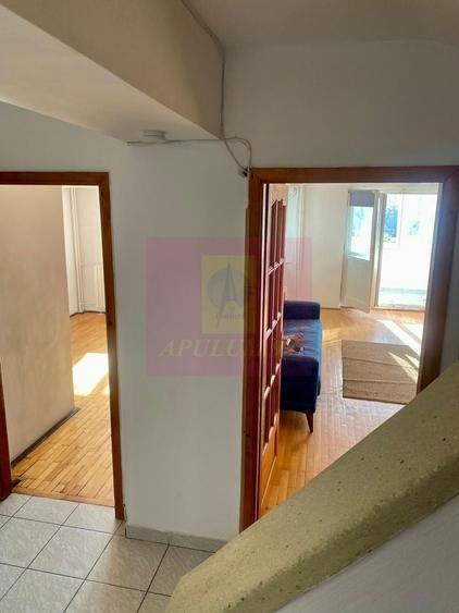 Apartament cu 4 camere decomandat, mobilat în Decebal