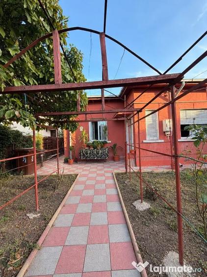 Casă cu 3 camere cu Teren 400 Mp în 1 Mai
